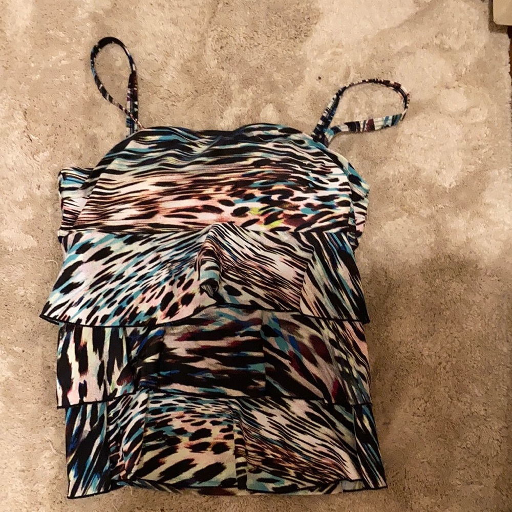 Tankini top. 3 tiered ruffle front shelf bra nev